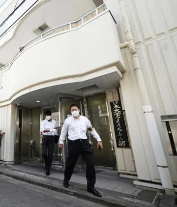 寮の部屋から大麻と錠剤を押収