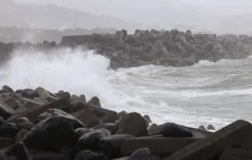 台風、九州に記録的大雨