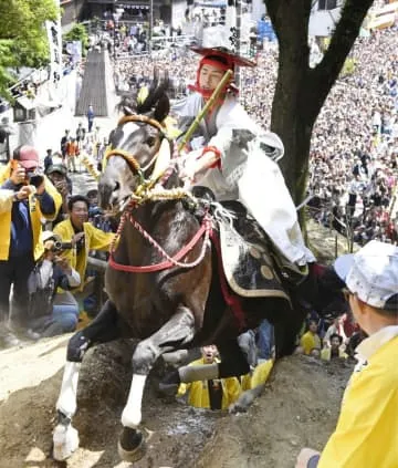 上げ馬神事、三重県教委が勧告