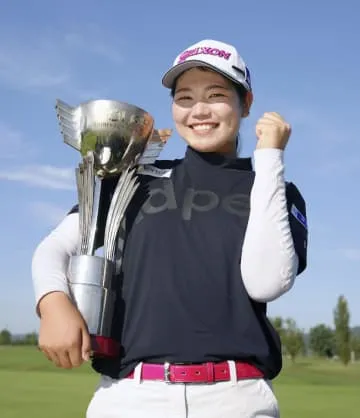 桜井心那、3人目の10代で3勝