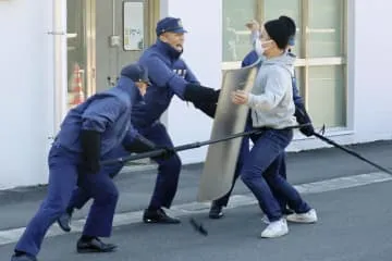 奥多摩町のダムでテロ訓練