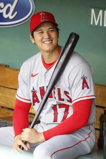 大谷翔平、約6万個のグラブ寄贈