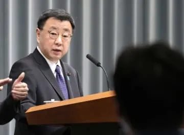 首相給与増、国庫返納を表明