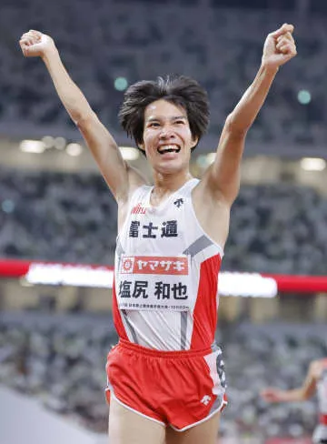 塩尻和也、日本新記録で初優勝