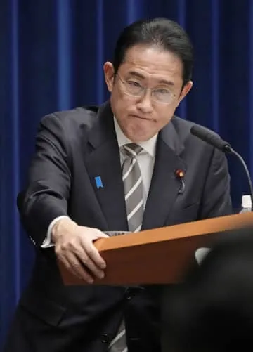 官房長官に林前外相