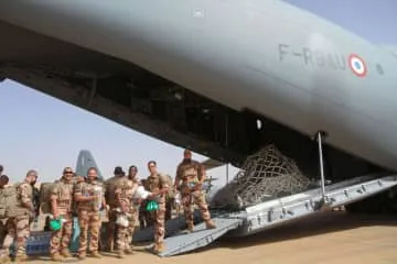 ニジェールで仏軍の撤収完了