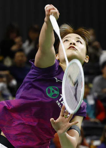 女子は奥原、男子は桃田決勝へ