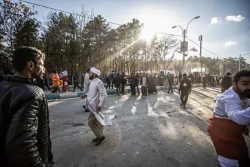 イラン南東部で爆発103人死亡