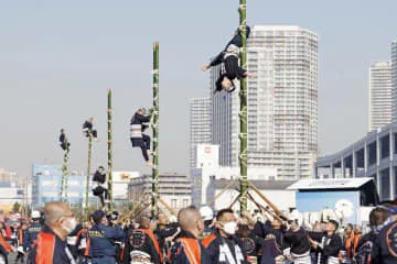 新春恒例、東京消防庁が出初め式