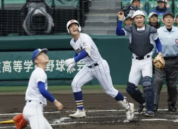 山梨学院、健大高崎が8強進出