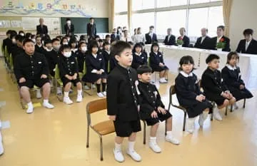 被災の能登、小中学校で入学式