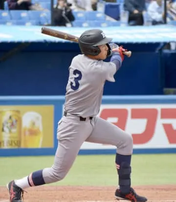 東京六大学、慶大と早大が勝つ