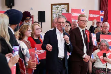 英総選挙、野党労働党の圧勝か