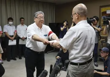 兵庫県知事に辞職要求