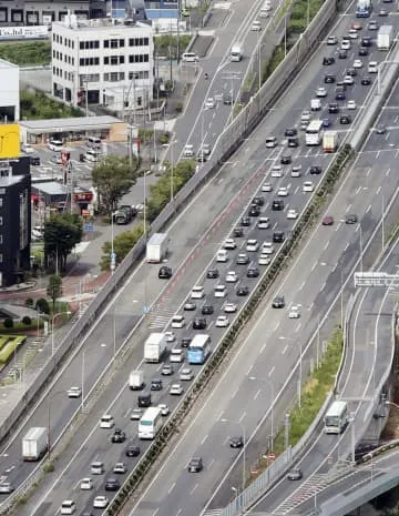 お盆の高速道路渋滞、504回に