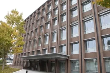 練習中に死亡、元監督らを提訴