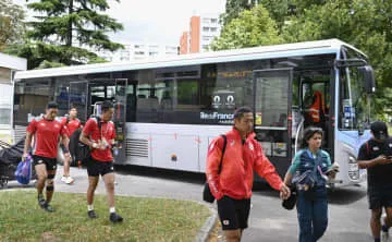 窓閉め切り、日本選手困惑