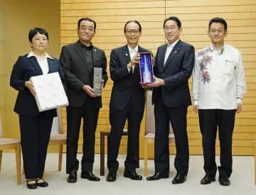 首相、泡盛の輸出拡大に期待