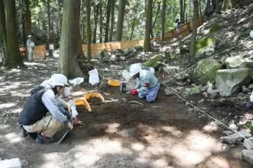 安土城で発掘調査開始、滋賀県