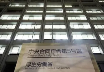 生活保護申請2カ月連続増