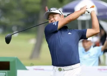 31歳小浦和也が首位発進
