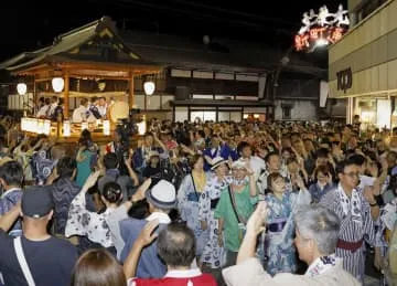 真夏の夜を踊り明かす