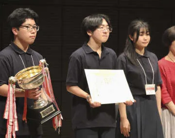 短歌甲子園、八戸西高が優勝