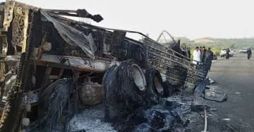 パキスタンで襲撃、計39人死亡