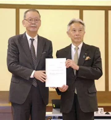 中教審、教職調整額引き上げ答申