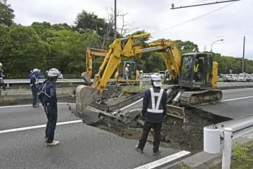 千葉・市原で国道16号陥没