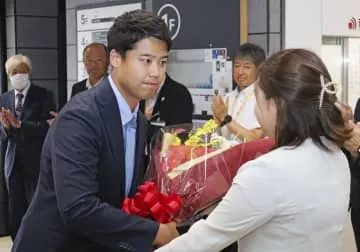 27歳市長「若者住む町に」