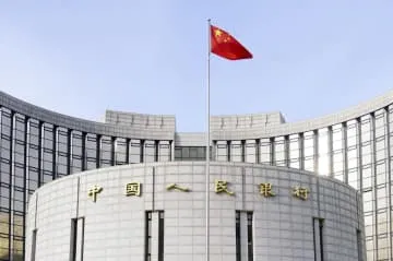 中国、企業向け金利維持