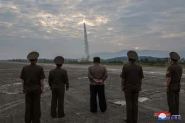 北朝鮮、超大型弾の発射実験