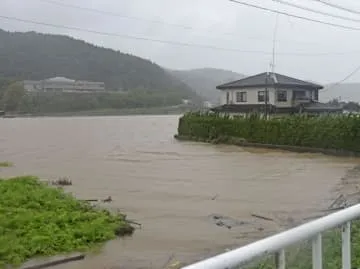 22日も広い範囲で大雨の恐れ