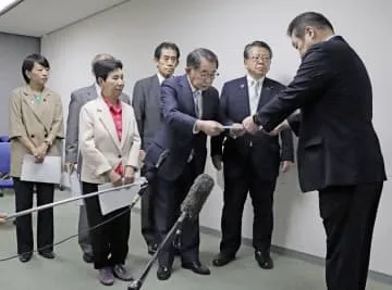法相の指揮権で控訴取り下げを