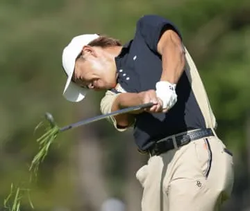 木下稜介、池村寛世が首位