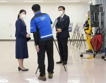 愛子さま、県赤十字センター視察