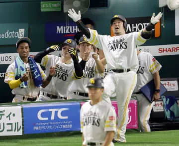 ソフト王手、DeNA連勝