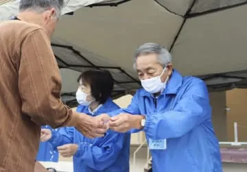 拉致被害者の地村さん、署名活動
