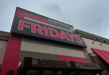 米TGIフライデーズ破産