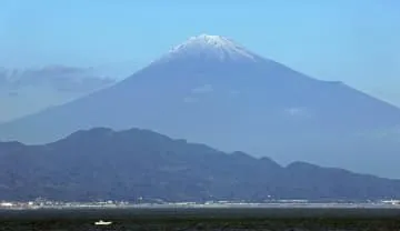 富士山、やっと冠雪