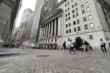 NY株、初の4万4千ドル台