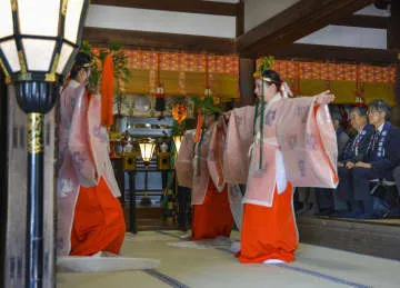 大神神社で酒まつり、奈良・桜井