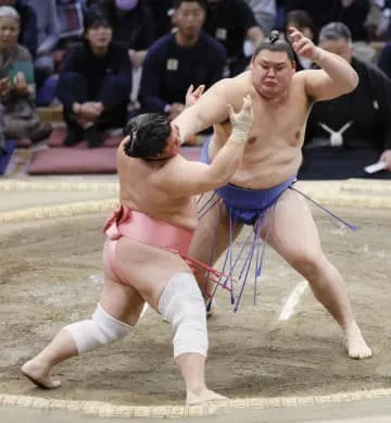 大の里5勝目、豊昇龍は初黒星