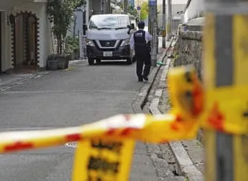 ホテルの部屋に男性遺体