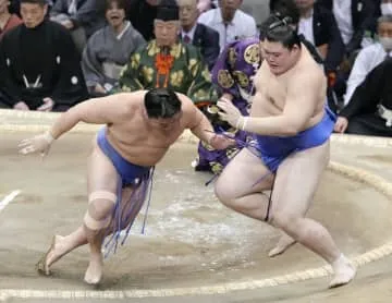 大の里2敗、若隆景に再び屈す