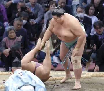 九州場所、豊昇龍と琴桜が9勝目