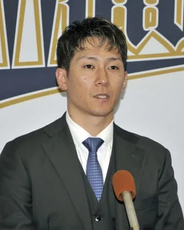 オリックス西川、3億円で更改