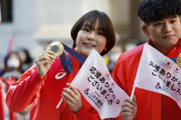 阿部一、藤波ら日本橋行進