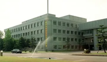 住宅火災で2人死亡